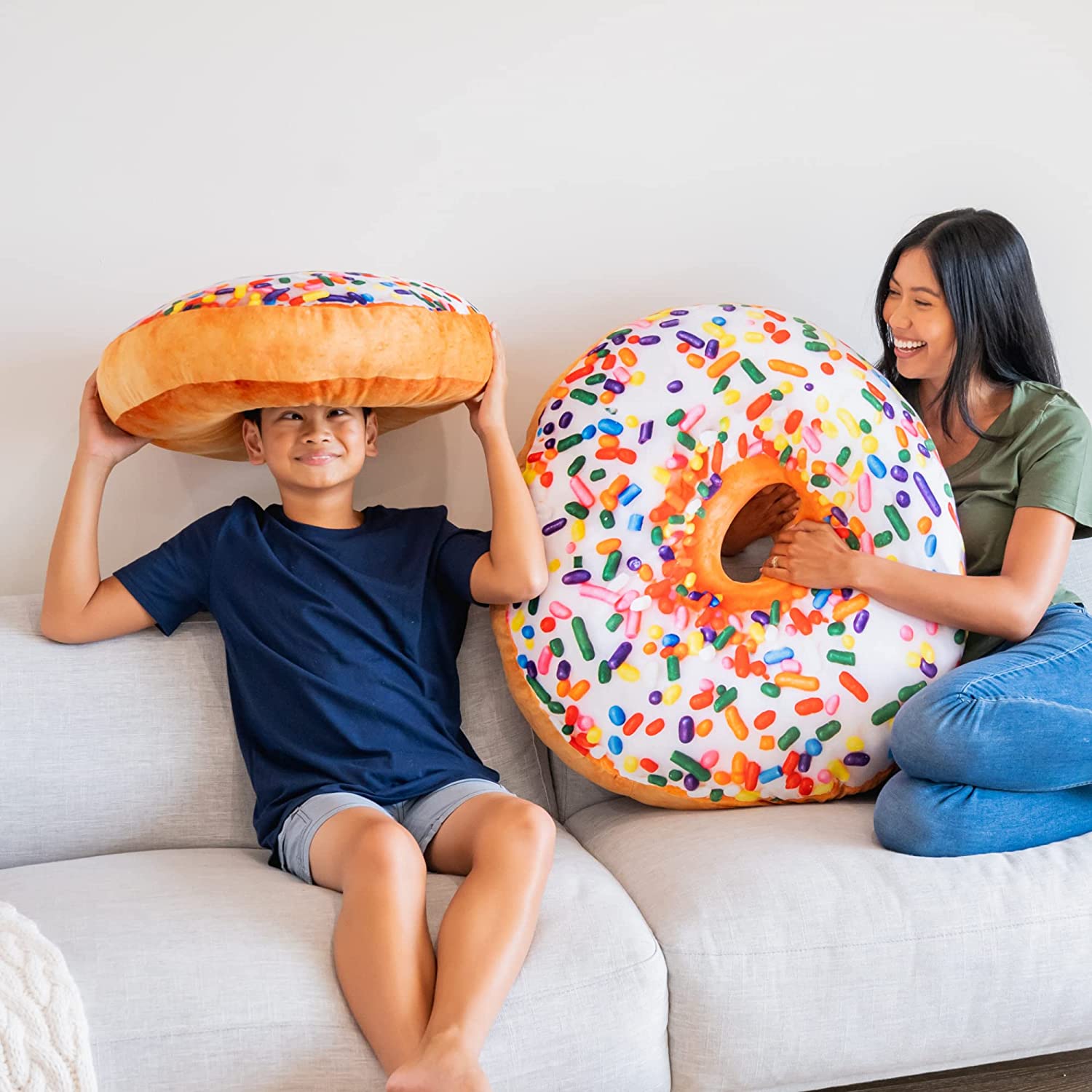 Donut shaped pillow outlet for head